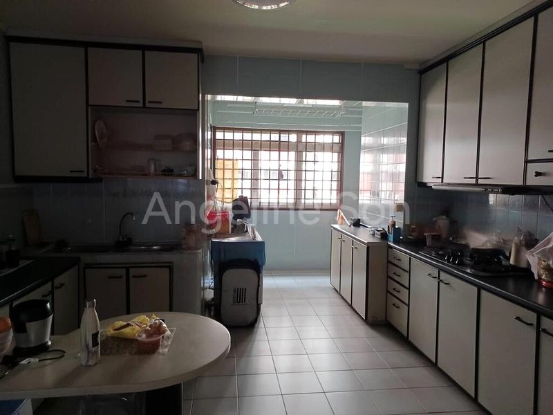 Common Room (HDB) for Rent in  216 Bishan Street 23 - Image 4